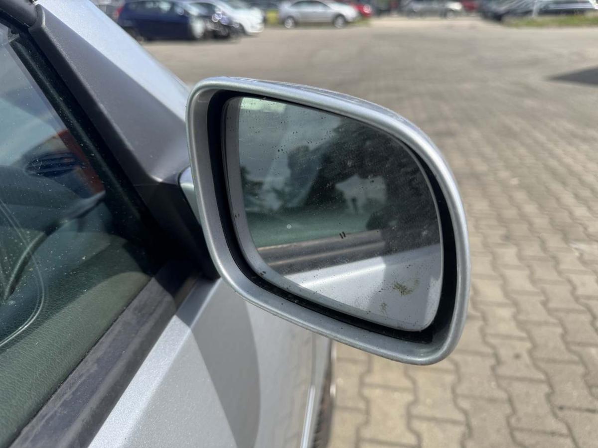 VW Bora original Au&szlig;enspiegel rechts elektrisch verstellbar LA7W Reflexsilber Bj.2002
